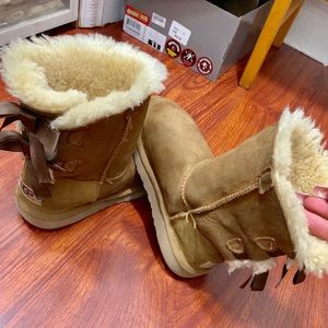 Girl ugg boots